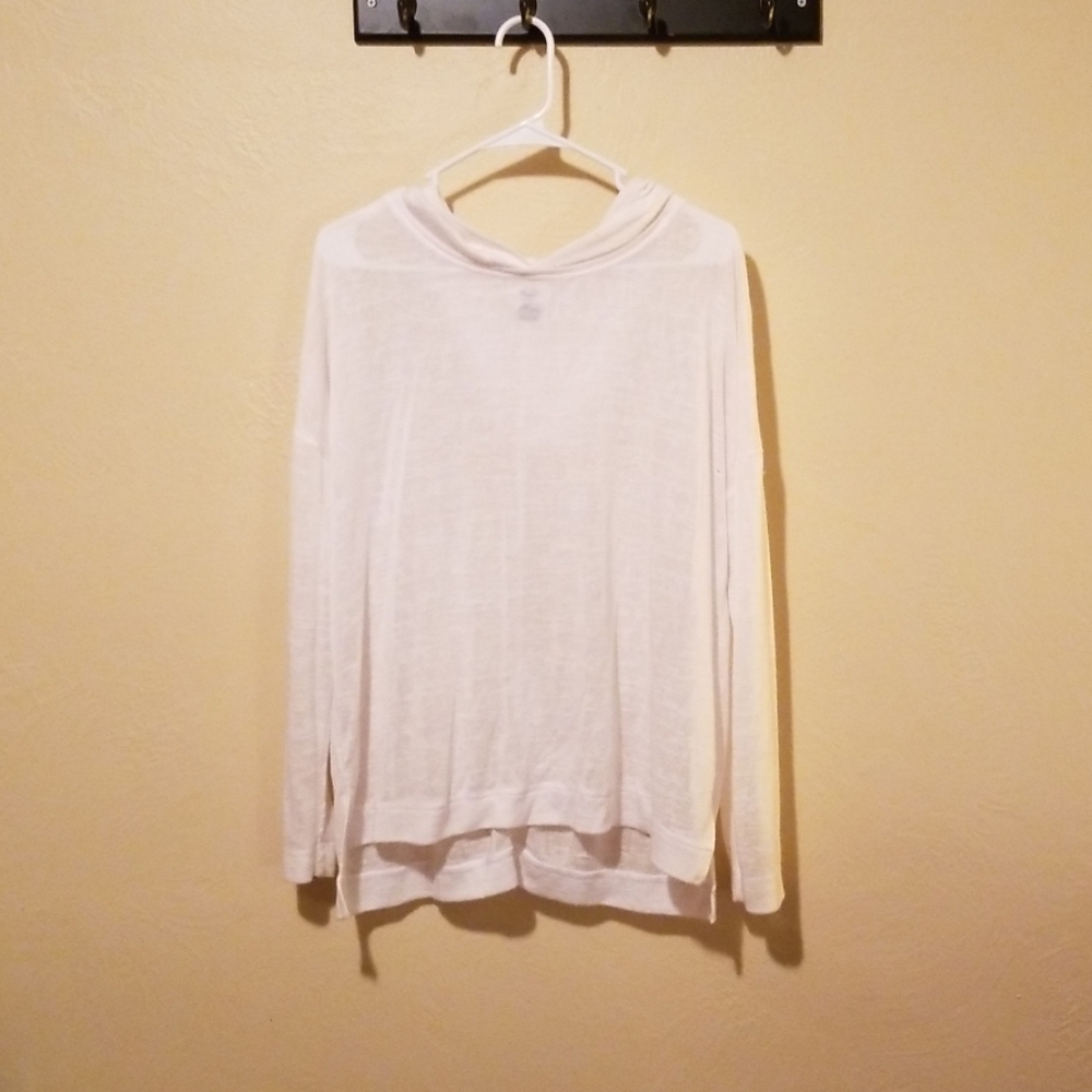 White pullover